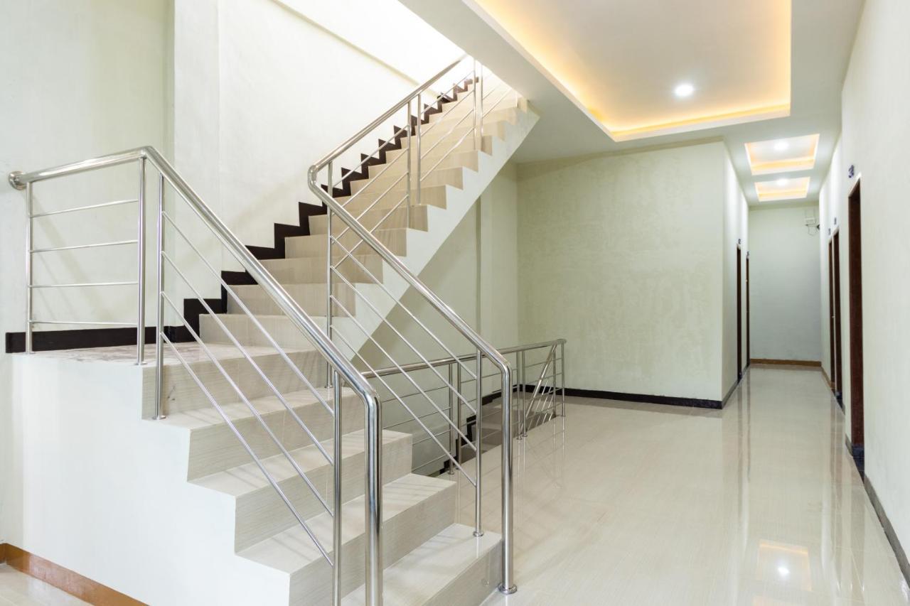 RedDoorz near Medan Amplas Deli Tua Zewnętrze zdjęcie